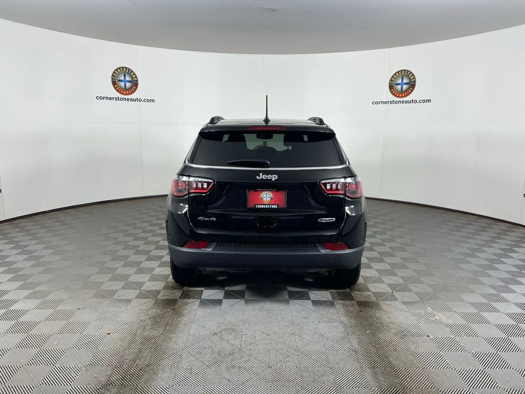 Used 2025 Black Jeep Latitude image 21