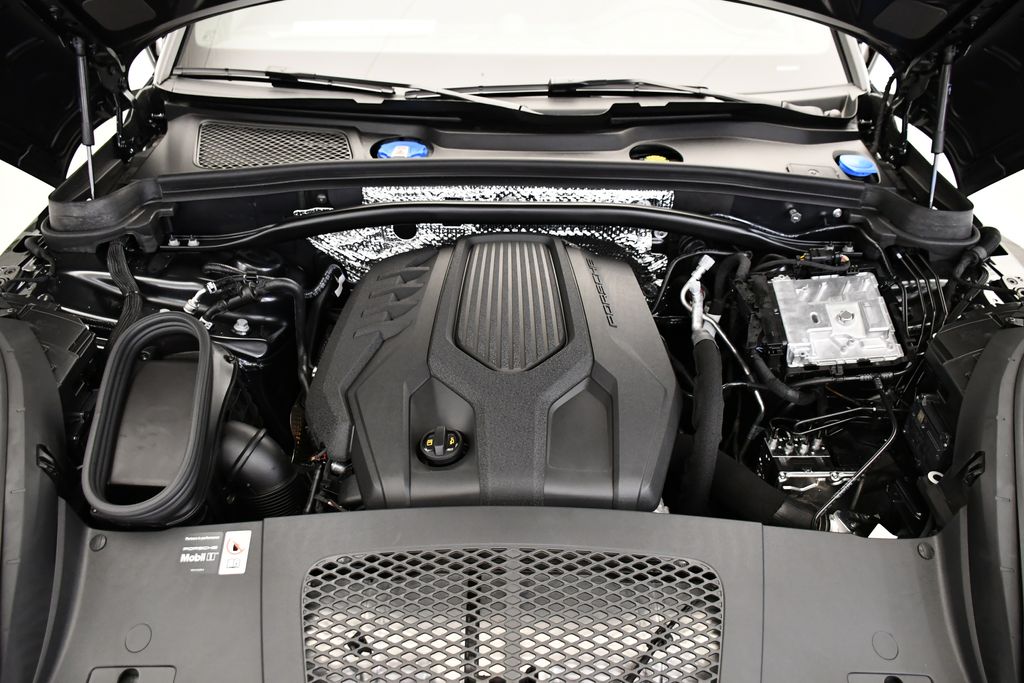 Thumbnail: 2026 Porsche Macan - 11