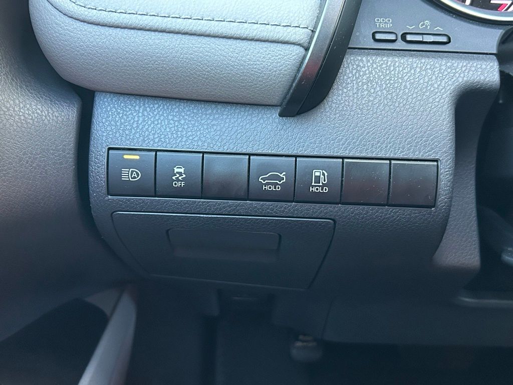 Thumbnail: 2023 Toyota Camry - 18