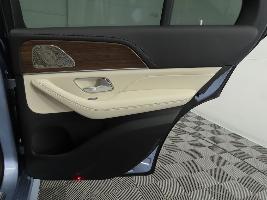 Thumbnail: 2025 Mercedes-Benz GLE - 29