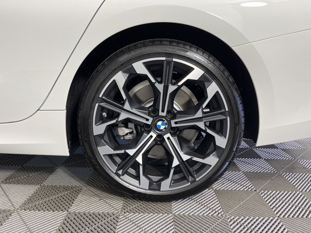 Thumbnail: 2025 BMW 3 Series - 4