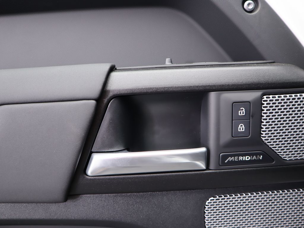 Thumbnail: 2024 Land Rover Defender - 24