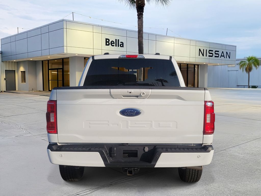 View vehicle photo 4