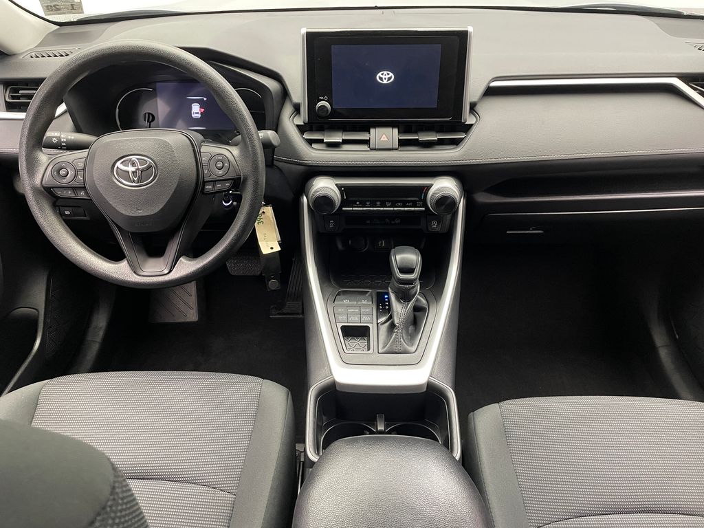 2023 Toyota RAV4 LE 18