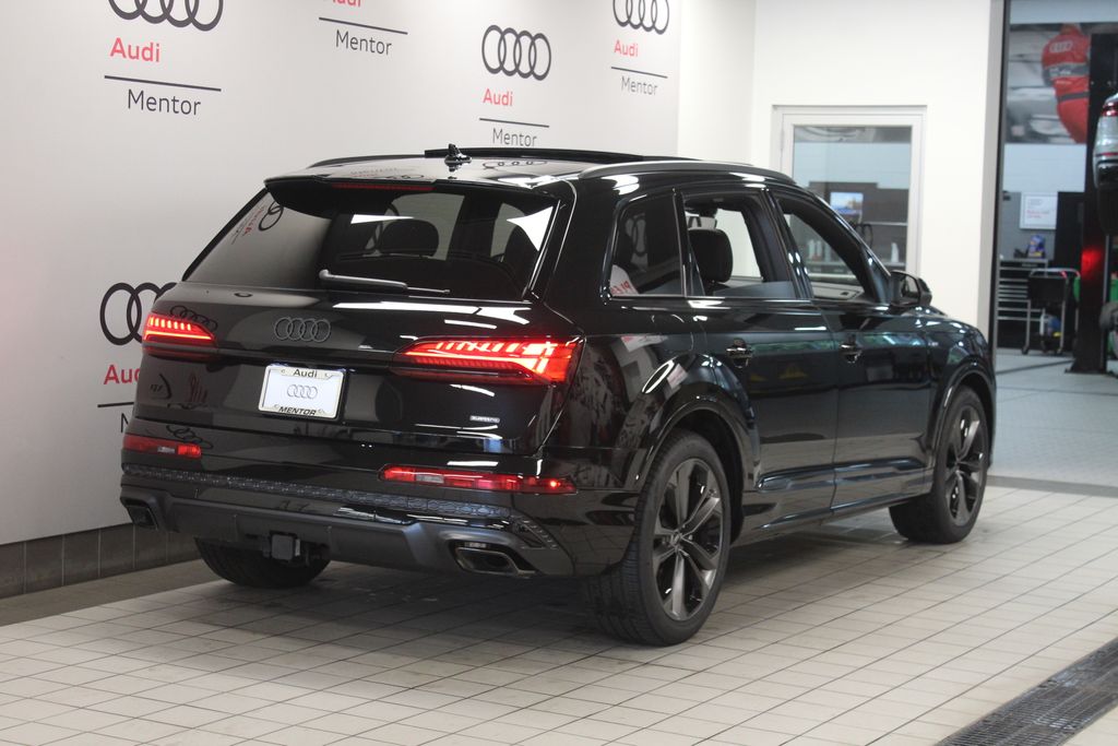 Thumbnail: 2026 Audi Q7 - 6