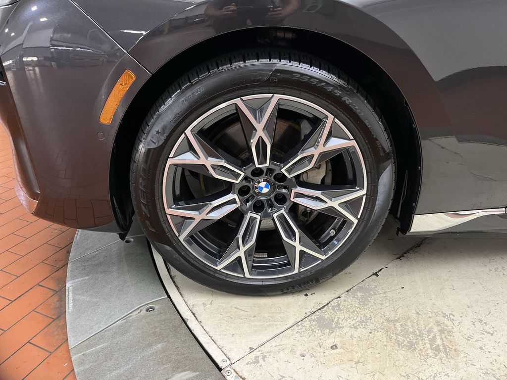 Thumbnail: 2024 BMW i7 - 10