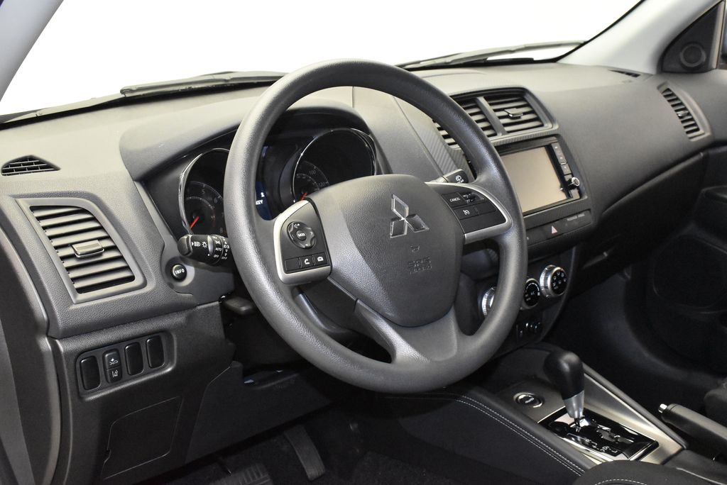 2024 Mitsubishi Outlander Sport ES 14