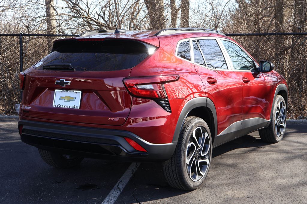 2025 Chevrolet Trax RS 8