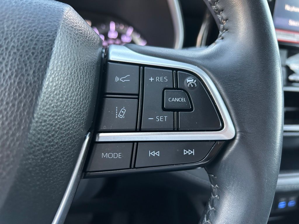 Thumbnail: 2022 Toyota Highlander - 20