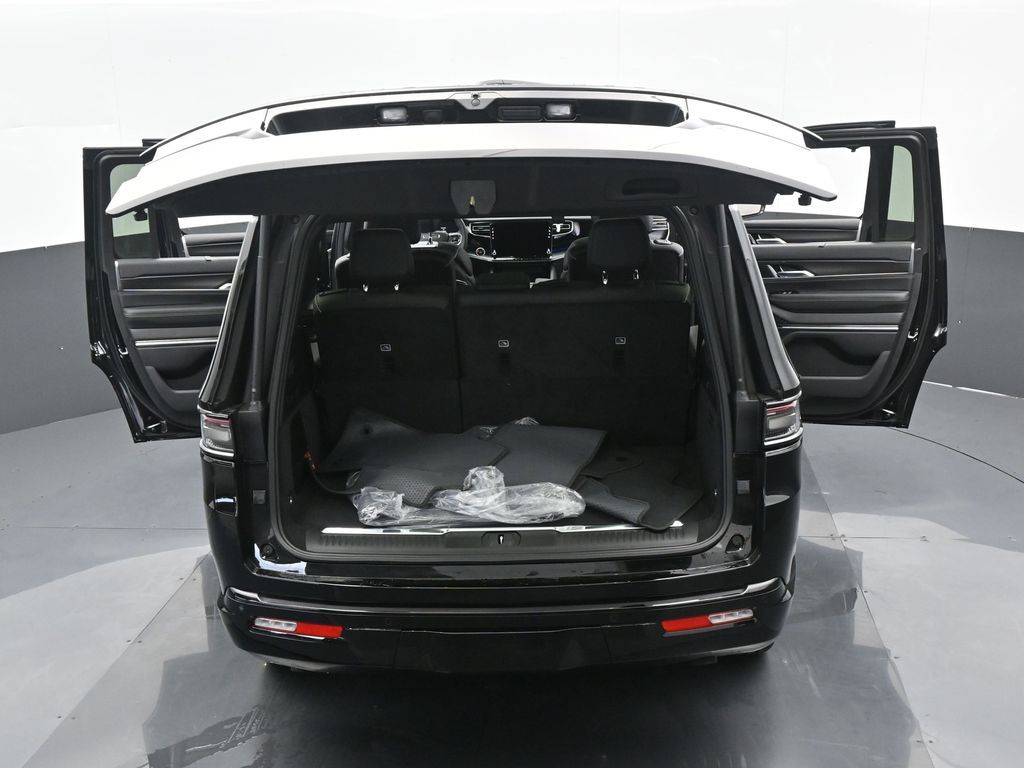 Used 2024 Diamond Black Crystal Pearlcoat Jeep Series II image 77