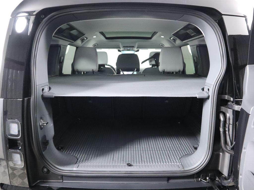 Thumbnail: 2026 Land Rover Defender - 30