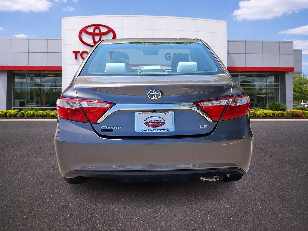 Thumbnail: 2015 Toyota Camry - 6