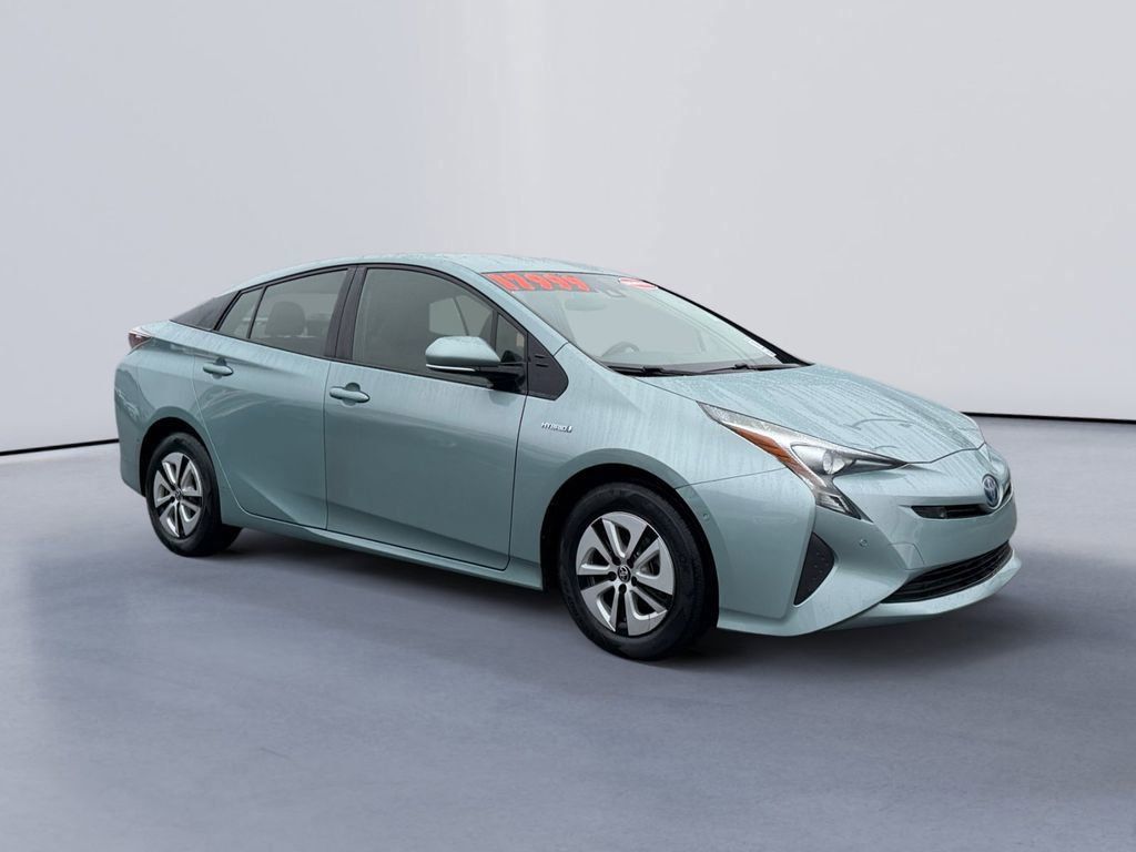 2017 Toyota Prius Three FWD