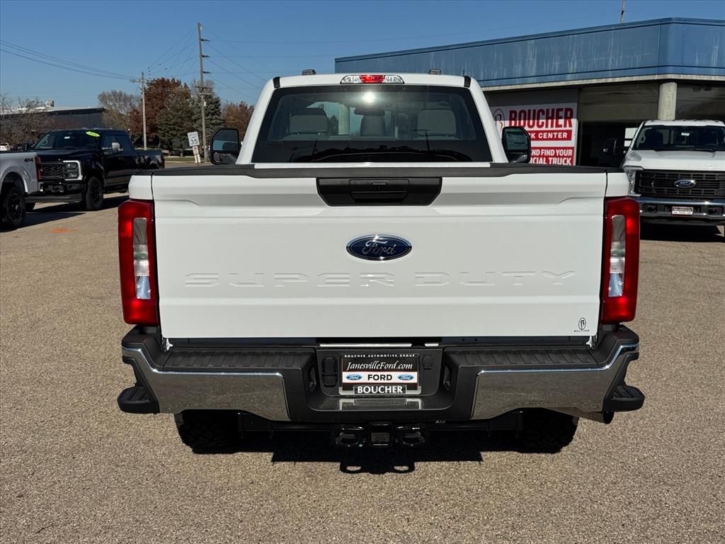 New 2026 Oxford White Ford XL image 4
