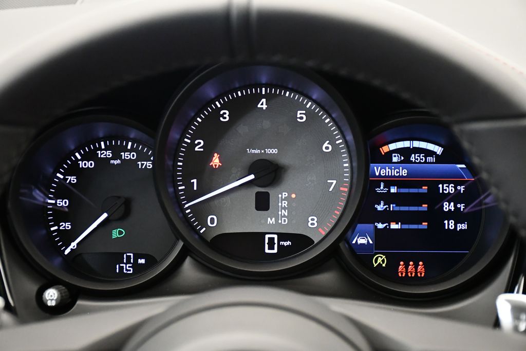 Thumbnail: 2026 Porsche Macan - 30