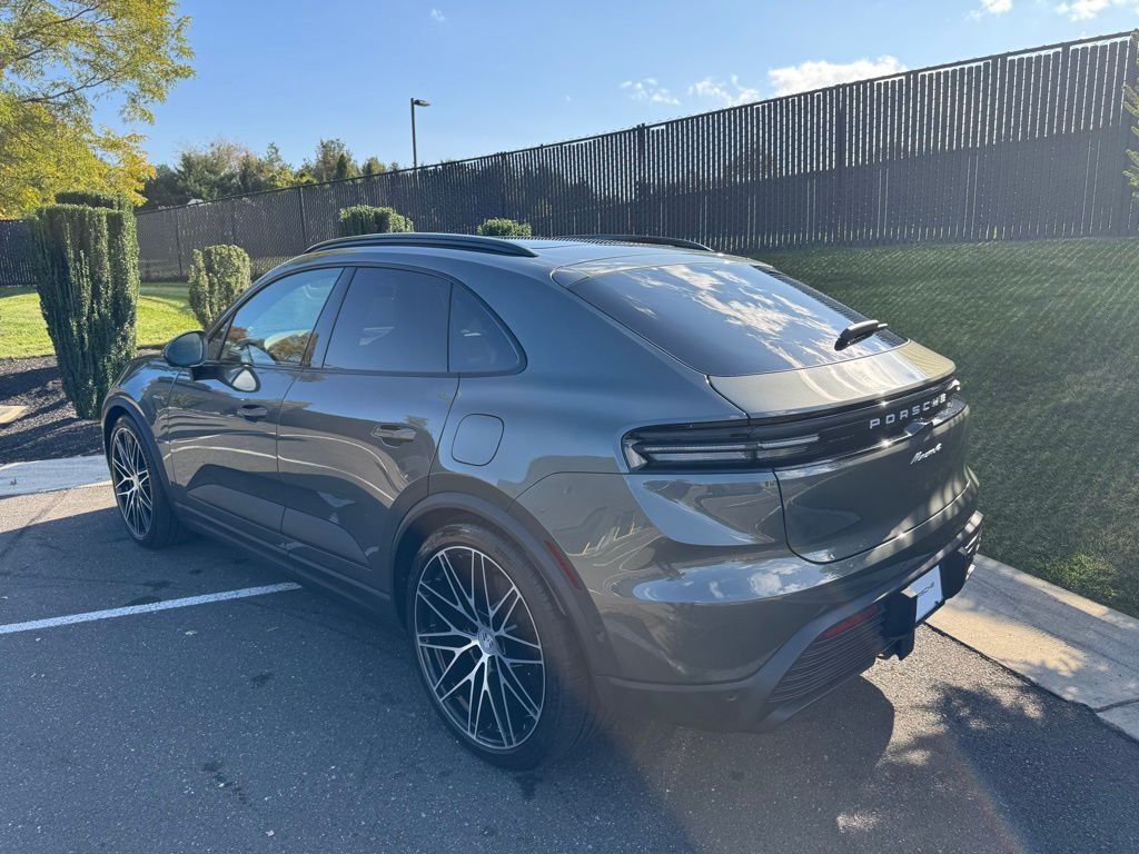2024 Porsche Macan T 3