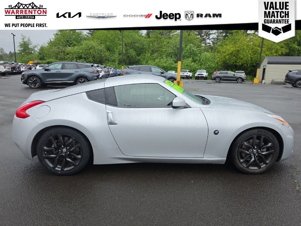 View vehicle photo 7