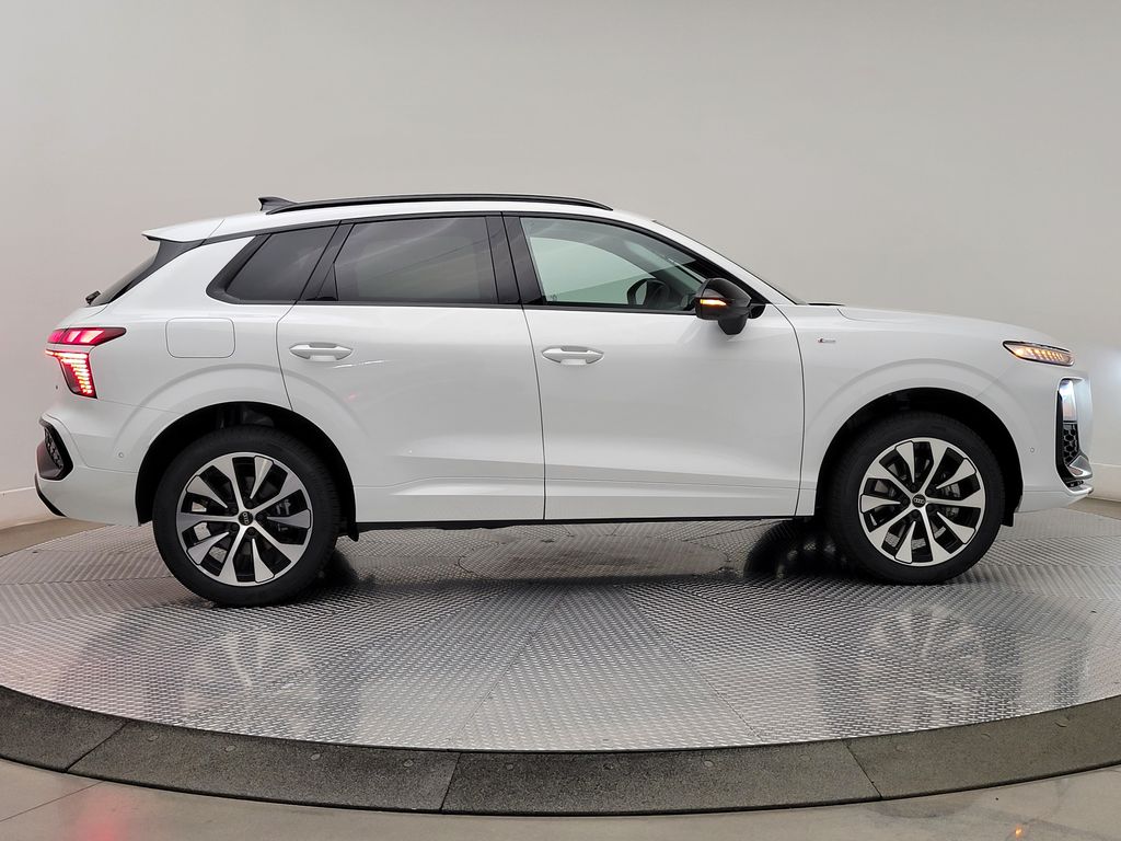 Thumbnail: 2026 Audi Q3 - 6