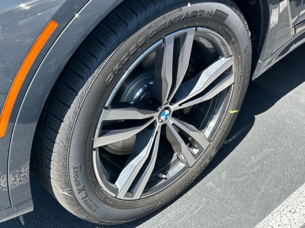Thumbnail: 2026 BMW X7 - 3