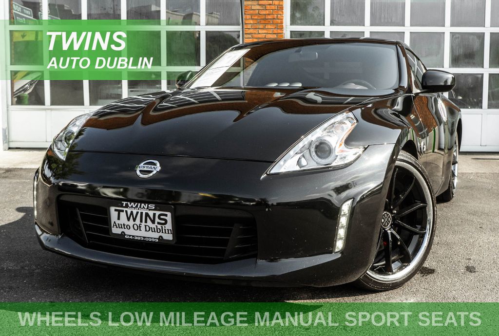 Black 2017 Nissan 370Z Coupe Rear-Wheel Drive 