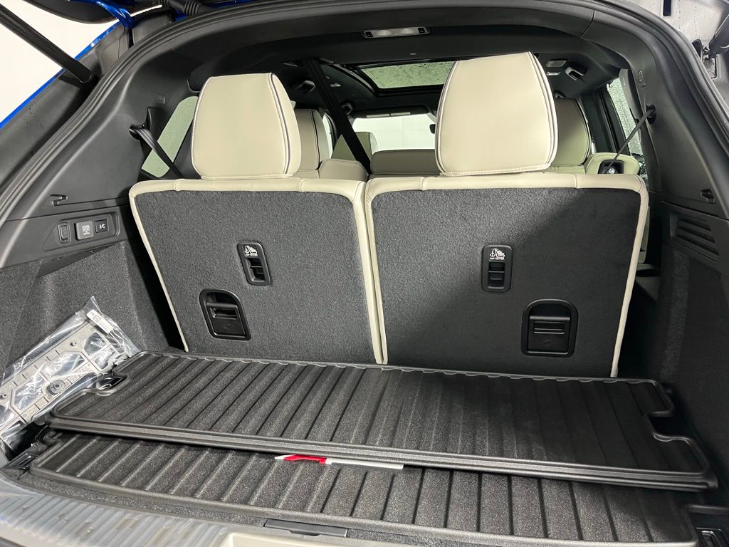 Thumbnail: 2026 Acura MDX - 24