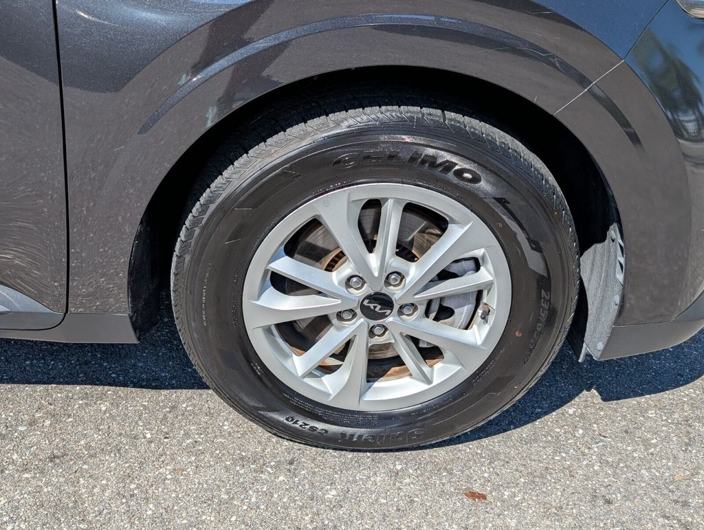 used 2023 Kia Carnival car, priced at $24,998