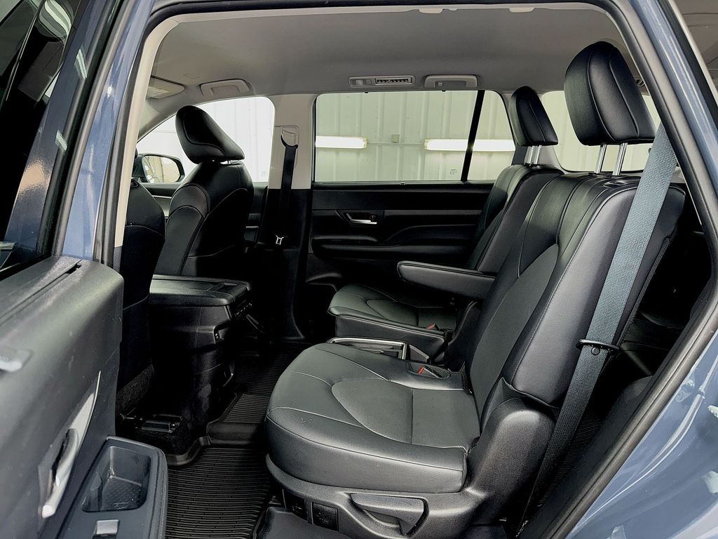 Used 2025 Toyota Grand Highlander SUV