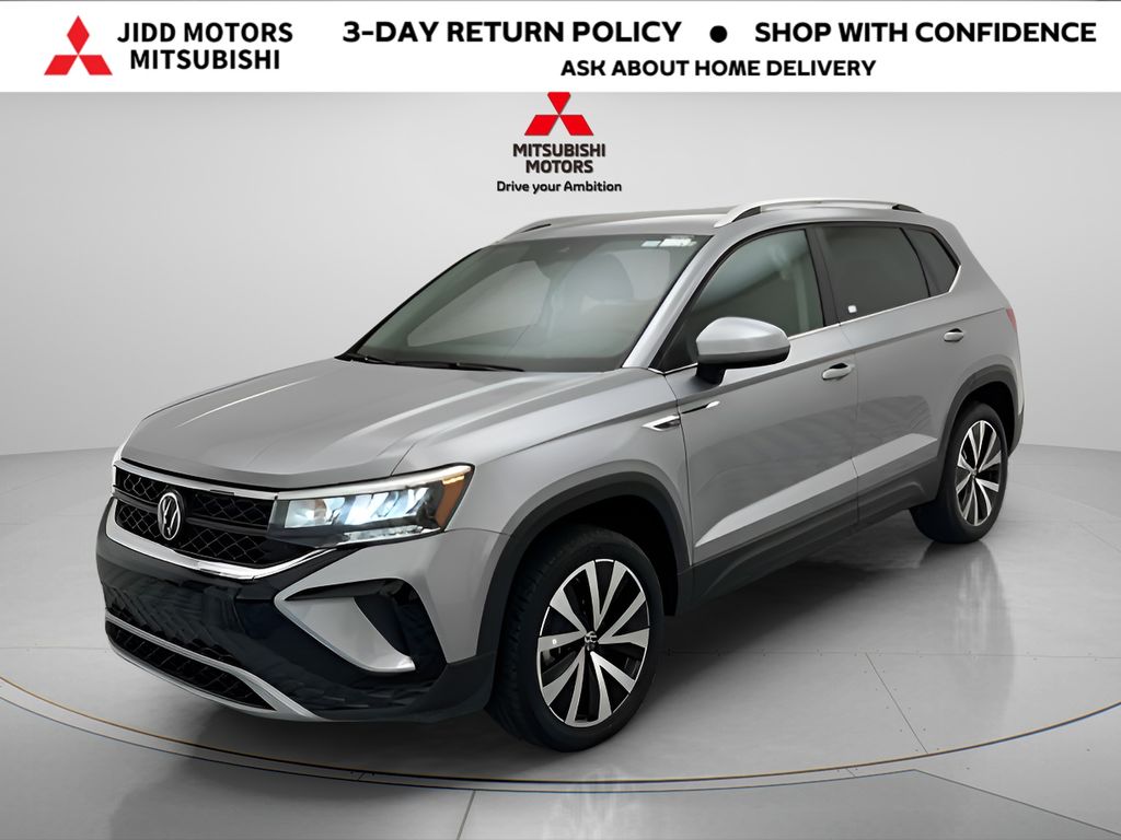 Silver 2024 Volkswagen Taos SE FWD SUV / Crossover Front-Wheel Drive 8-Speed Automatic