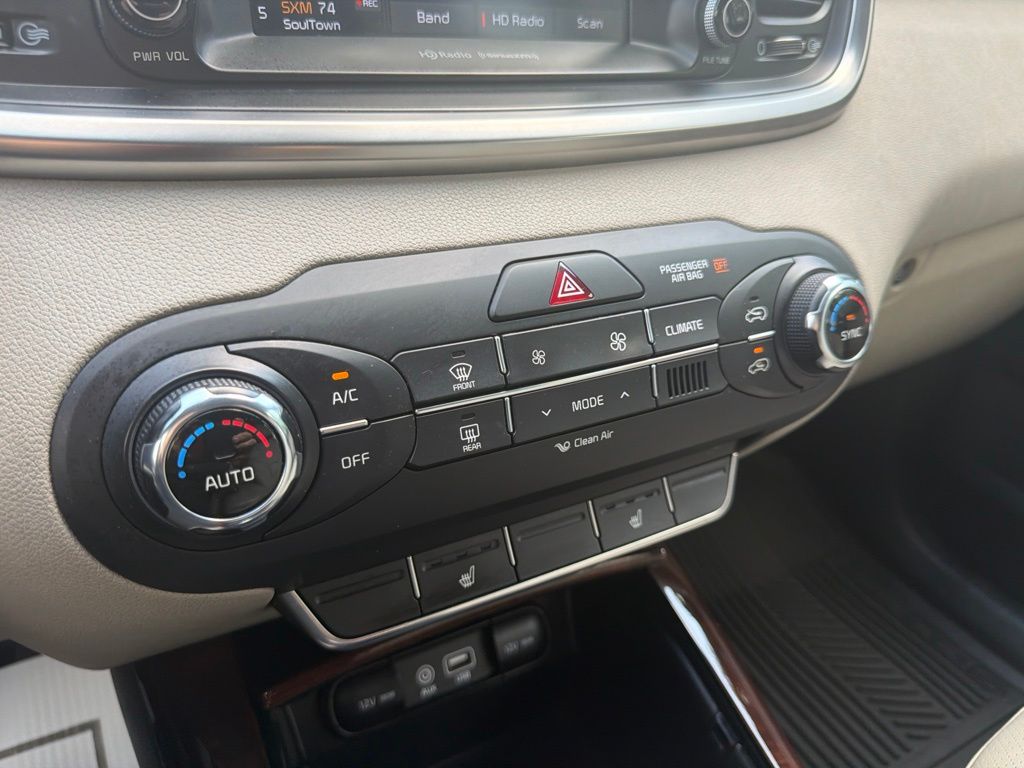 Thumbnail: 2018 Kia Sorento - 30
