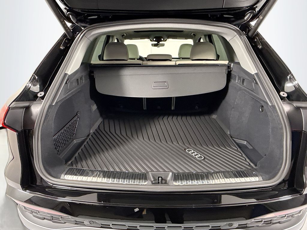 Thumbnail: 2026 Audi Q5 - 30