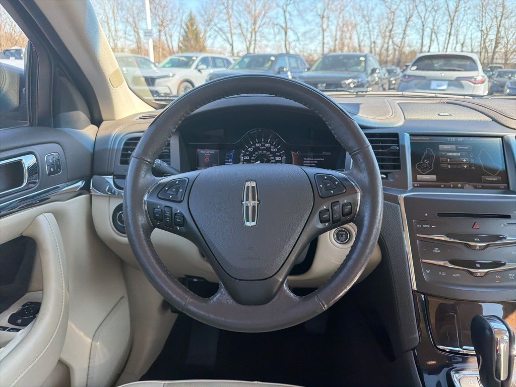 Thumbnail: 2015 Lincoln MKS - 12