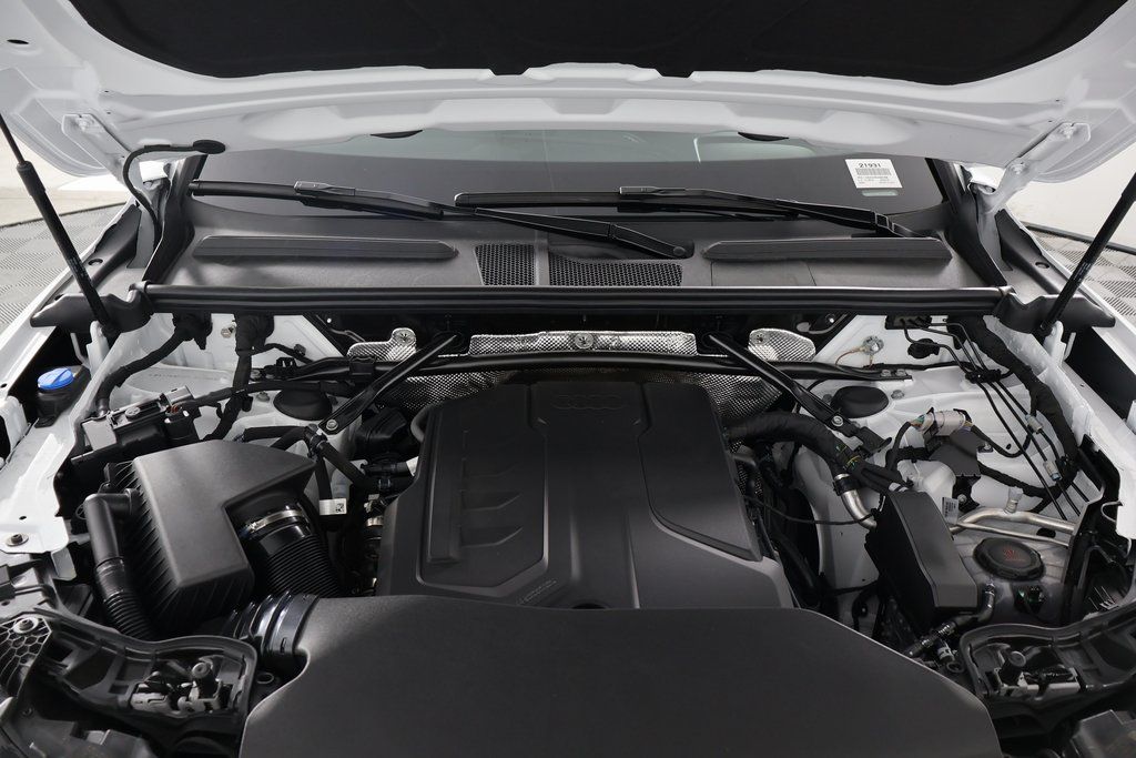 Thumbnail: 2025 Audi Q5 - 9