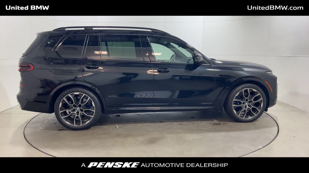 2023 BMW X7 M60i 9