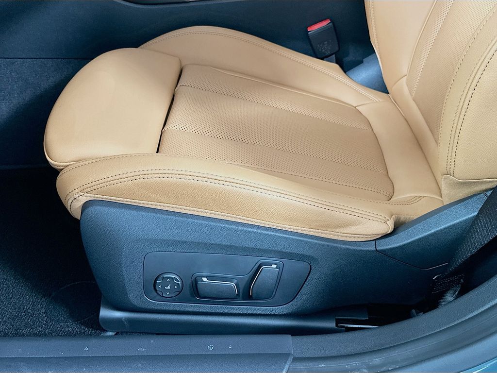 Thumbnail: 2026 BMW i4 - 21