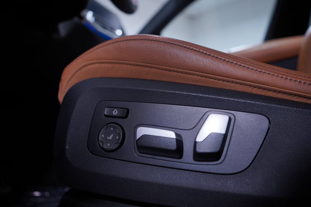 Thumbnail: 2021 BMW X5 - 18