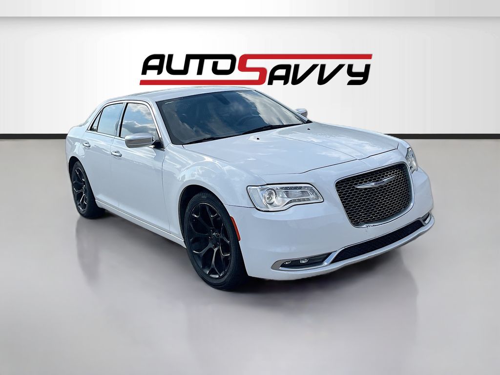2019 Chrysler 300 C's photo