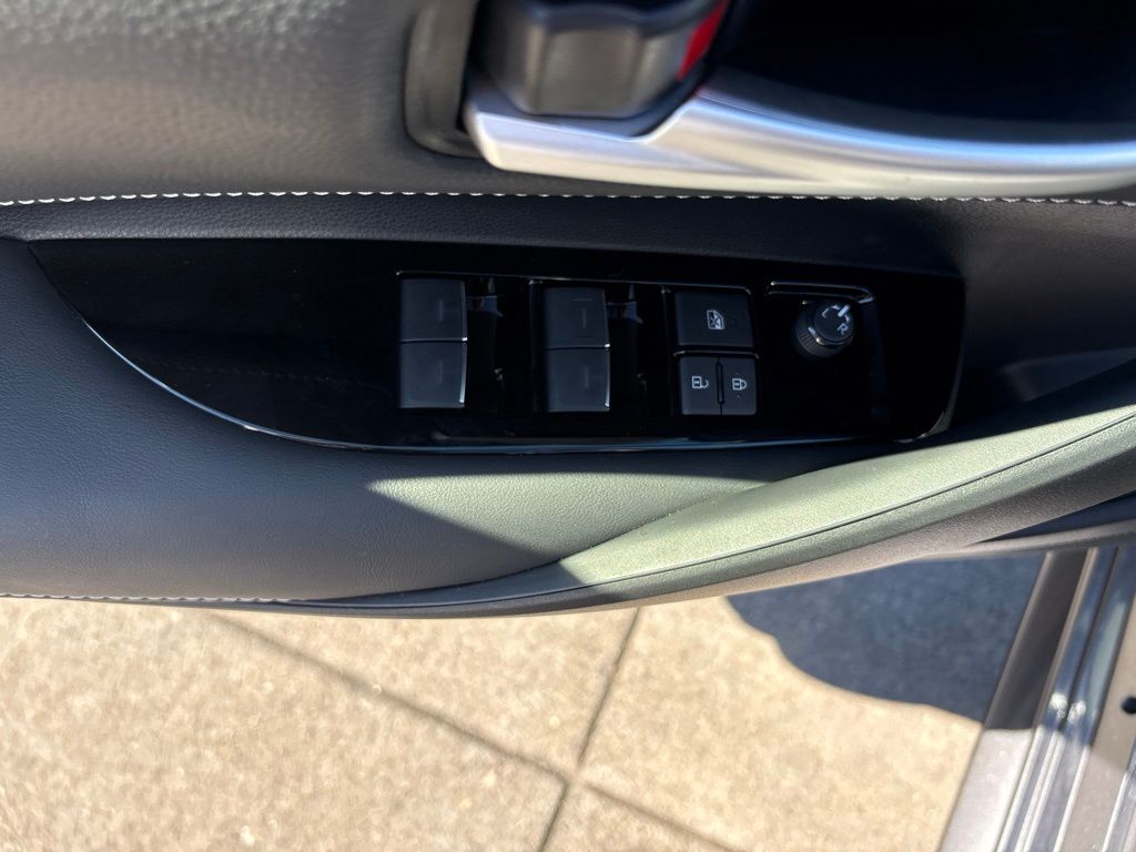 2024 Toyota Corolla Hatchback SE