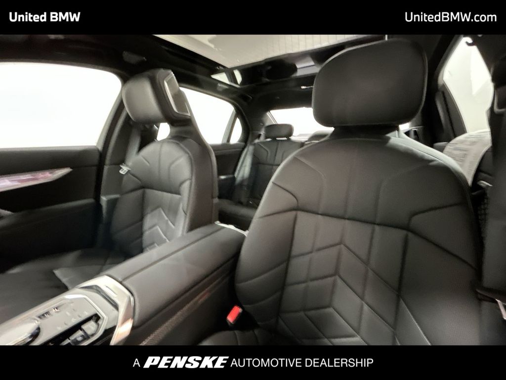 2025 BMW 7 Series 760i xDrive 13