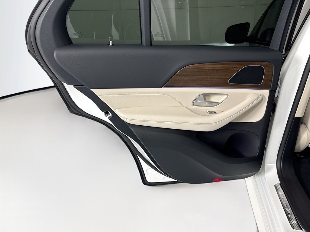 Thumbnail: 2026 Mercedes-Benz GLE - 28