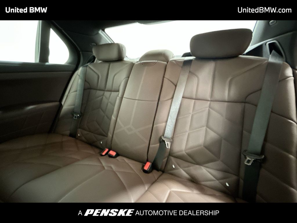 Thumbnail: 2025 BMW 7 Series - 21