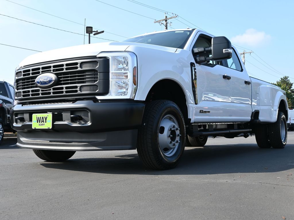 2026 Ford Super Duty F-350 DRW XL