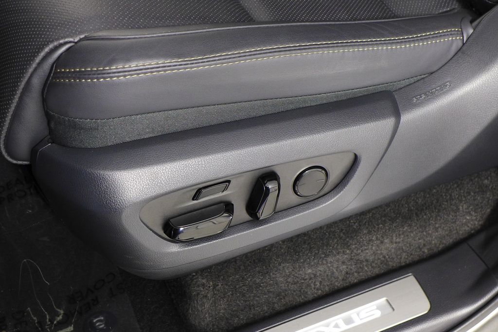 Thumbnail: 2024 Lexus GX - 23