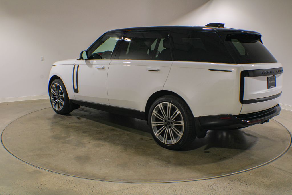 New 2026 White Land Rover P400 SE LWB 7 SEAT image 4