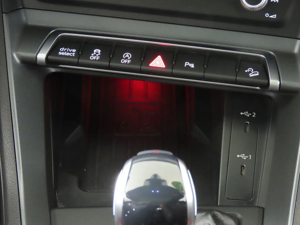 Thumbnail: 2025 Audi Q3 - 23