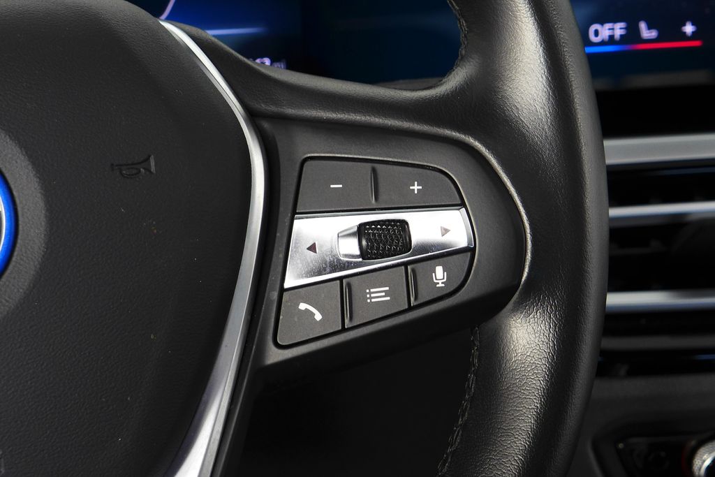 Thumbnail: 2024 BMW i4 - 29