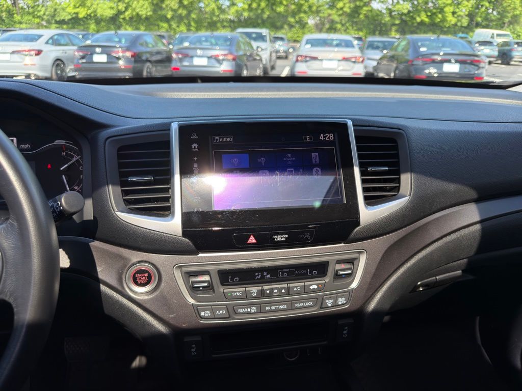 Thumbnail: 2017 Honda Pilot - 15