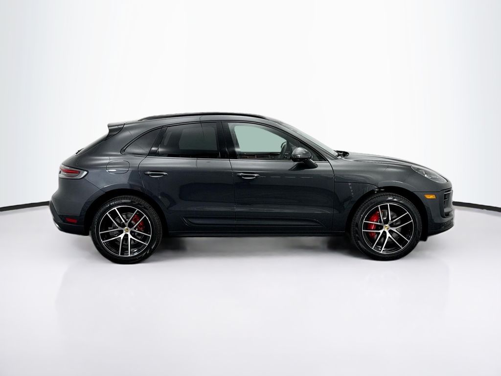 Thumbnail: 2026 Porsche Macan - 8