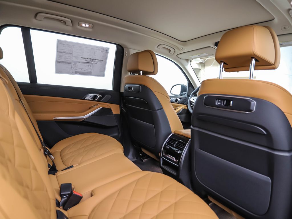 Thumbnail: 2026 BMW X7 - 27