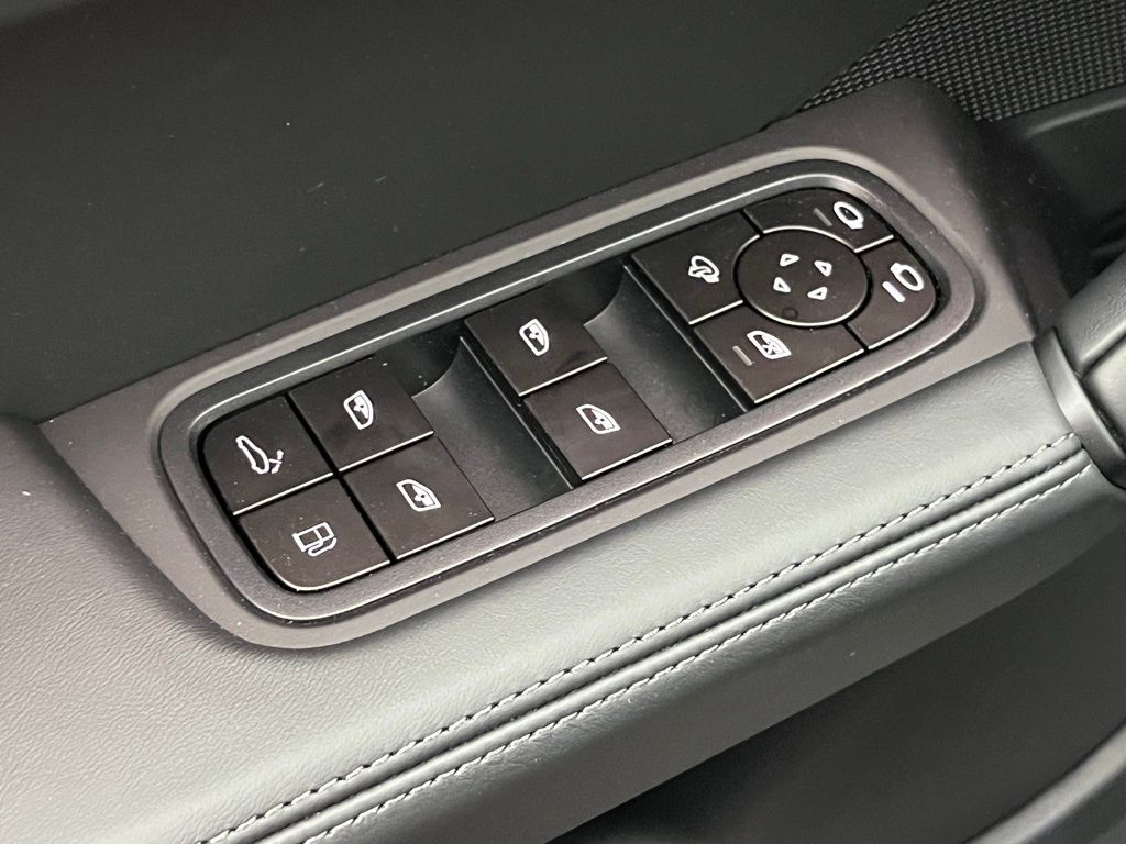 Thumbnail: 2026 Porsche Cayenne - 21