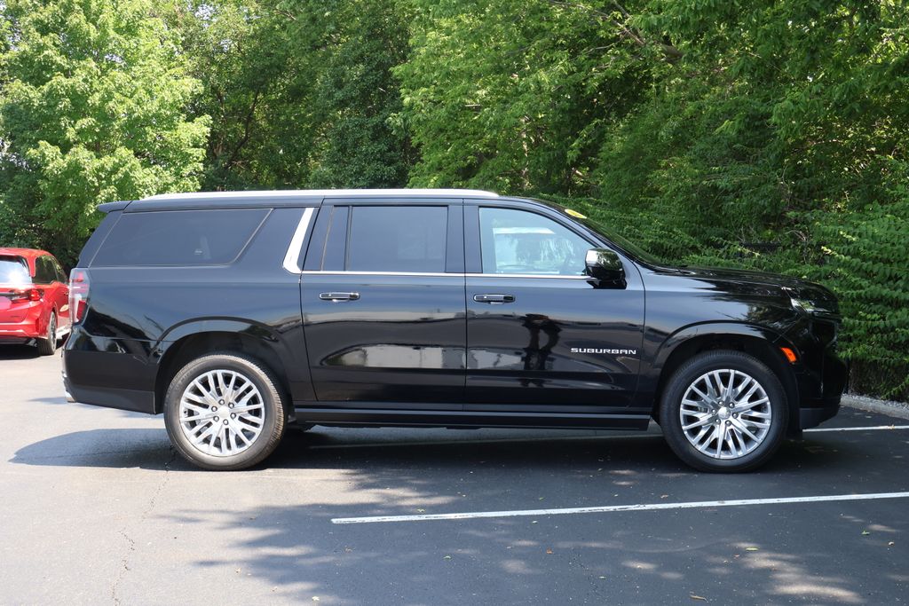 Thumbnail: 2023 Chevrolet Suburban - 12